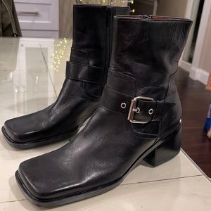 Enzo Angiolini size 7 1/2 black square toe and heel boots.